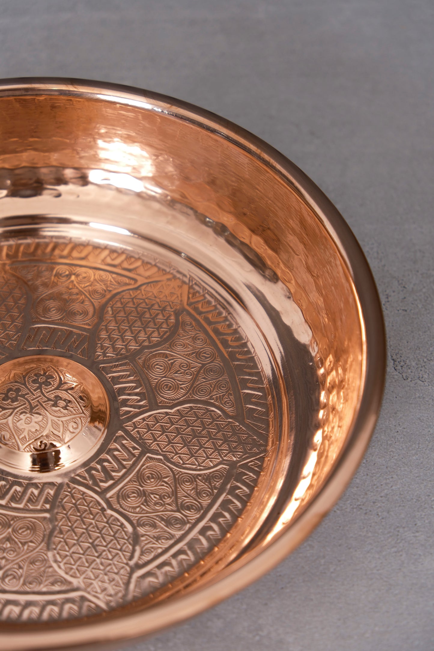 AS EL İŞLEMELİ KIRMIZI HAMAM TASI